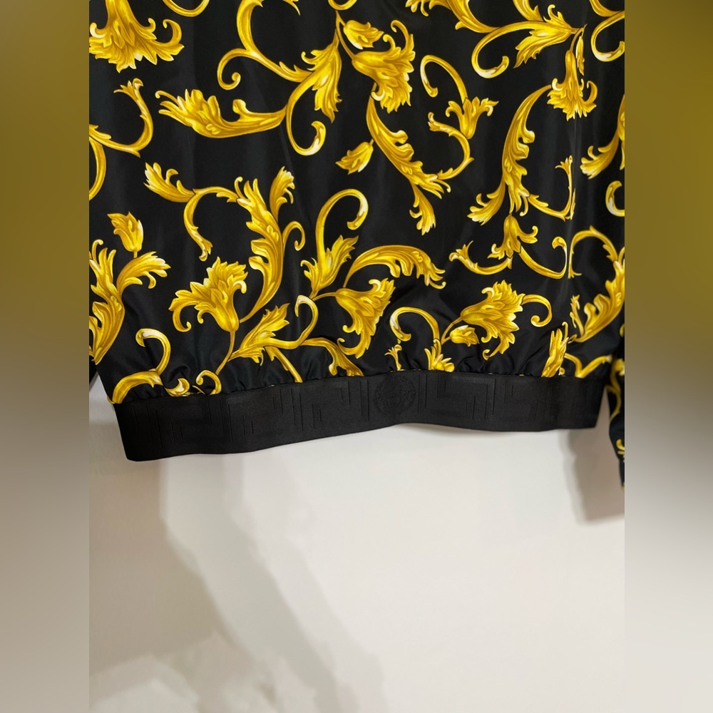 AUTHENTIC NEW W/TAGS VERSACE BOMBER JACKET 🔥With a attached Hoodie zip - Picture 7 of 16